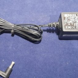 Yaesu FT-817 Original Adapter PA-48B Used