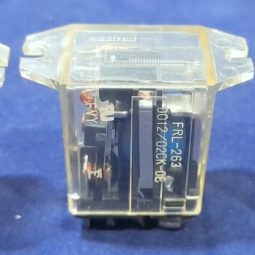 1 UND Yaesu FT-707 Original Relay FRL-263 Used