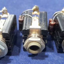 Yaesu FT-707 Original Phones Connector Used