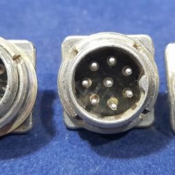 1 UND Yaesu FT-707 Original Microphone Connector Used