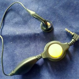 2 Und Original Iridium Retractable Hands-free Headphones HFHS0601 New