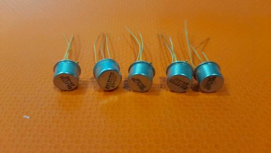 5 PCS Original Vintage Calectro K4-507 NPN NOS Gold Pin